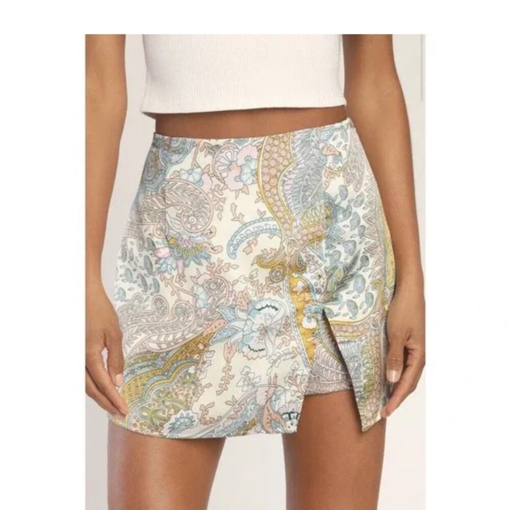 Lulus Skort Always Adventuring Cream Paisley Print- S